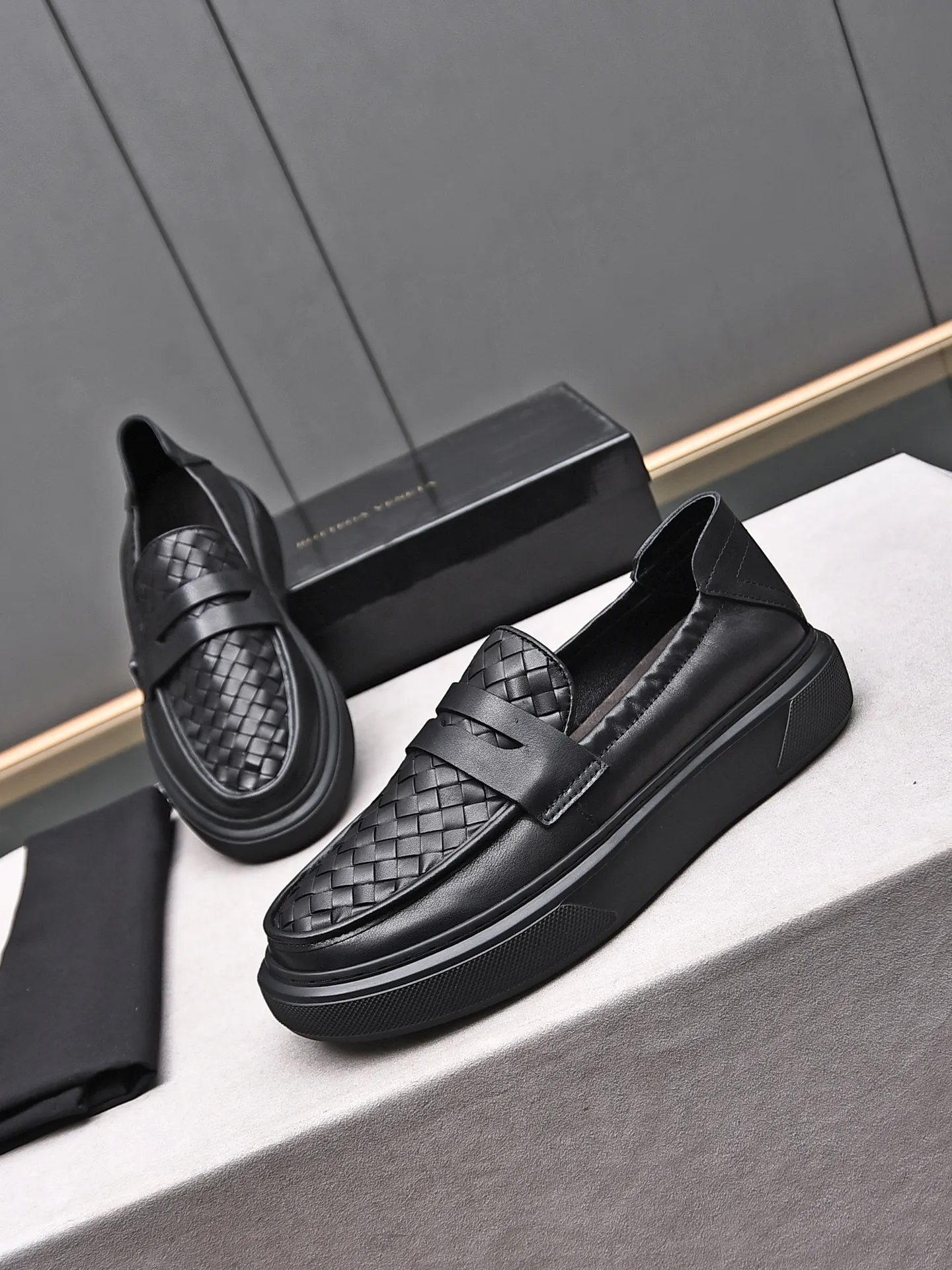 Men's Men's Shoes💰520 [One-step-up] BOTTEG* VENET* - high-end boutique Size: 38-44 (45 customized) BV new product, first-layer cowhide artificially woven classic style and contemporary fashion temperament harmoniously blend, rubber sole is light and flexible, water-dyed cowhide lining! [Taobao, Tmall, and live streaming are the first choices]